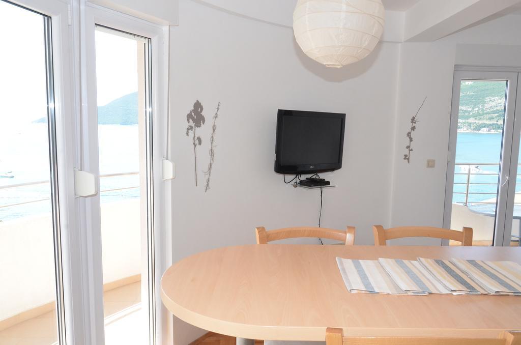 Apartments Bellevue - Otasevic Herceg Novi Bilik gambar